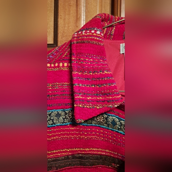 Ladies Coldwater Creek Red With Multi Colors Blazar LRG Raised Lines/Velvet etc. - Picture 9 of 12